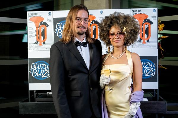 Invités heureux à la Nuit de l'élégance Bluzy Blazy, photo 104 de 155