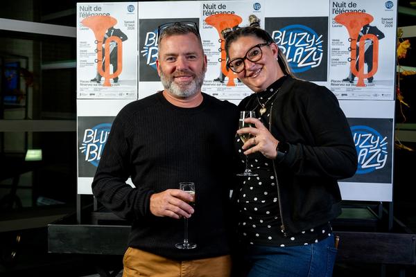 Invités heureux à la Nuit de l'élégance Bluzy Blazy, photo 138 de 155